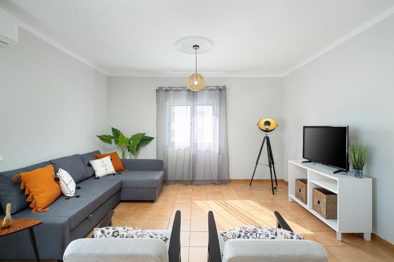 Tranquil View Apartment By Lovelystay Quarteira Exterior photo